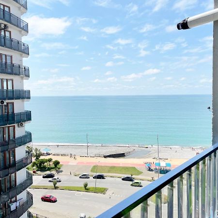 Apartamento Beautiful Horizon First Line Batumi Exterior foto