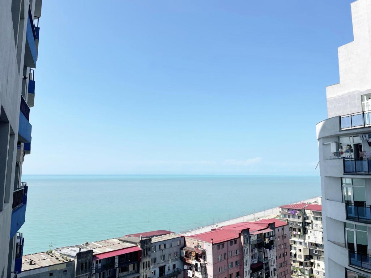 Apartamento Beautiful Horizon First Line Batumi Exterior foto